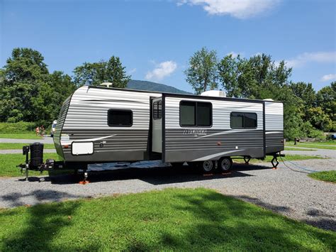 who makes prime time avenger travel trailers